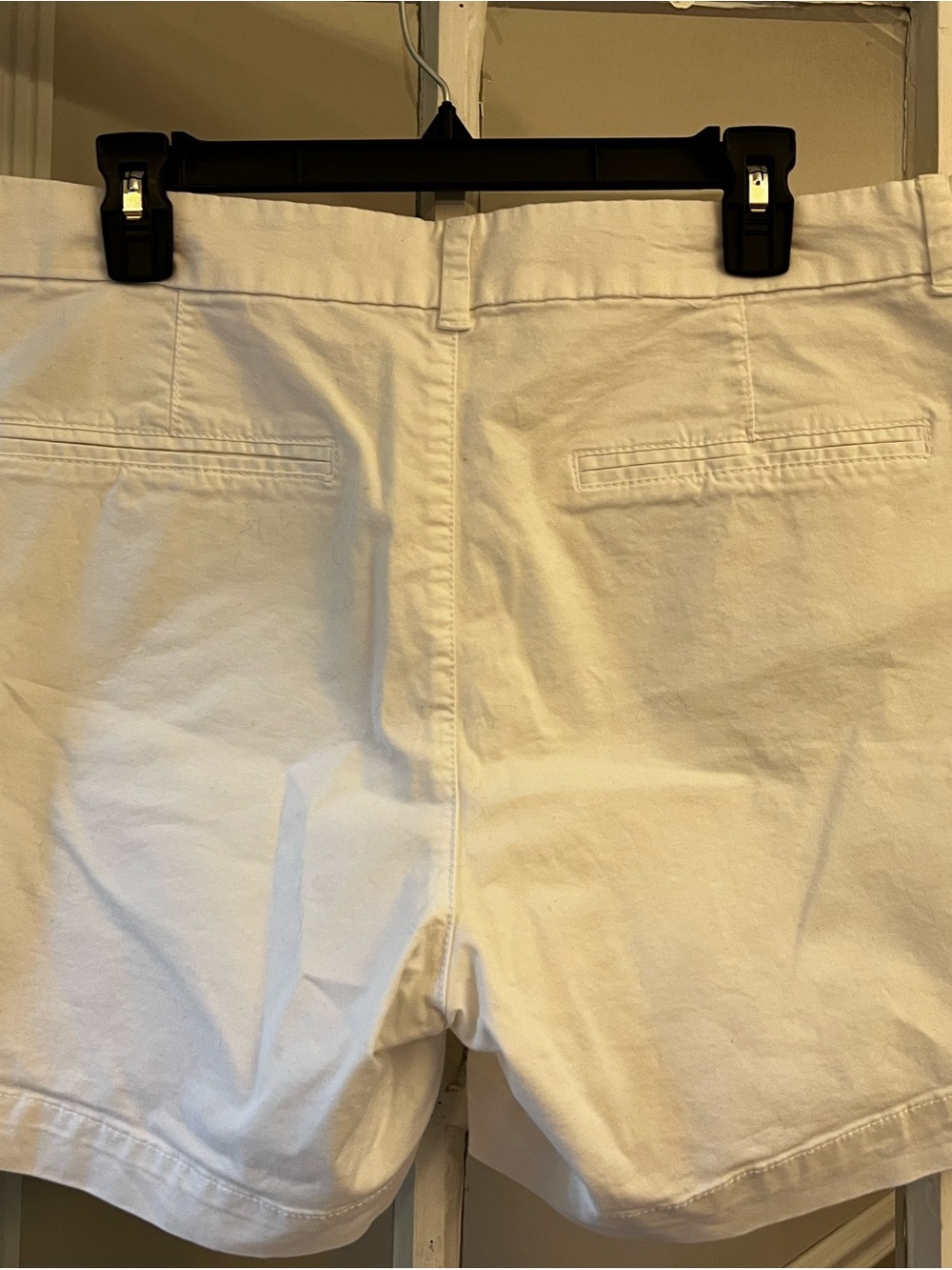 Old Navy White Women's Chino Shorts - Picture 2 of 4